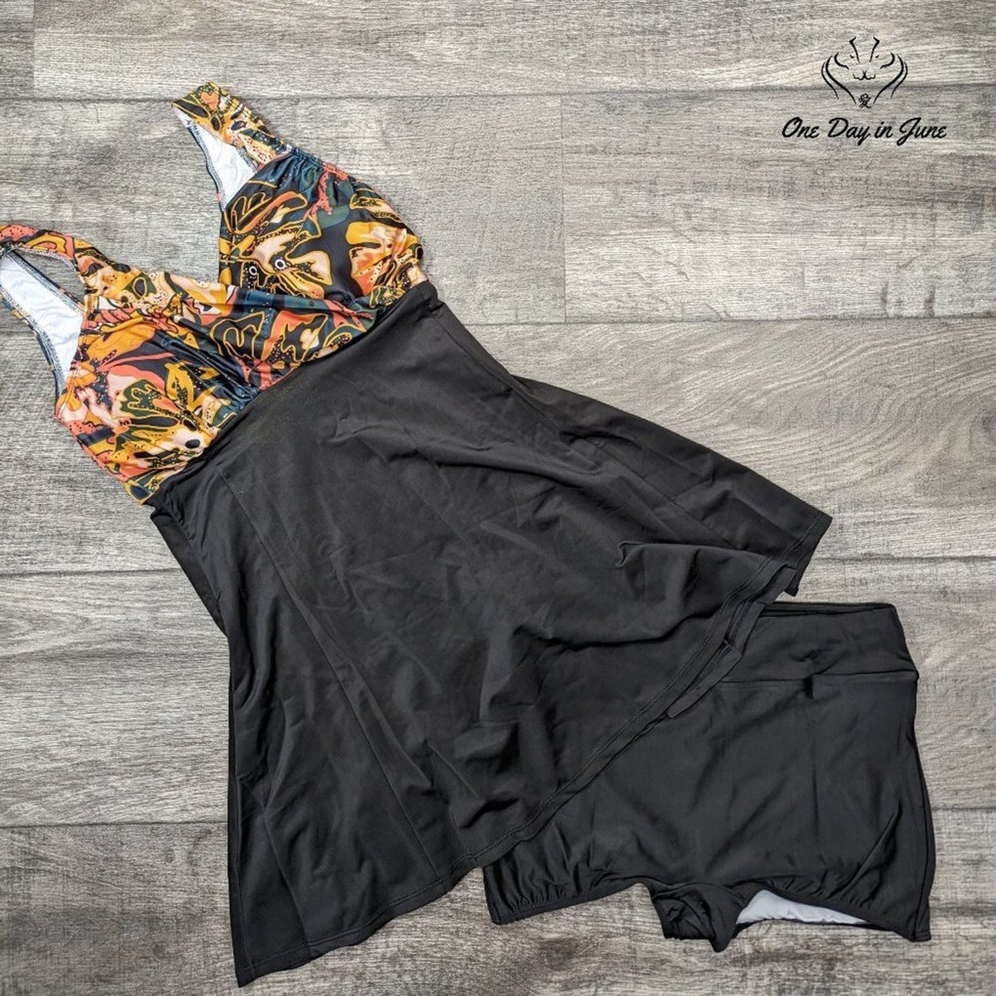 Coshom V Neck Boyshort Tankini Swimsuit Size S