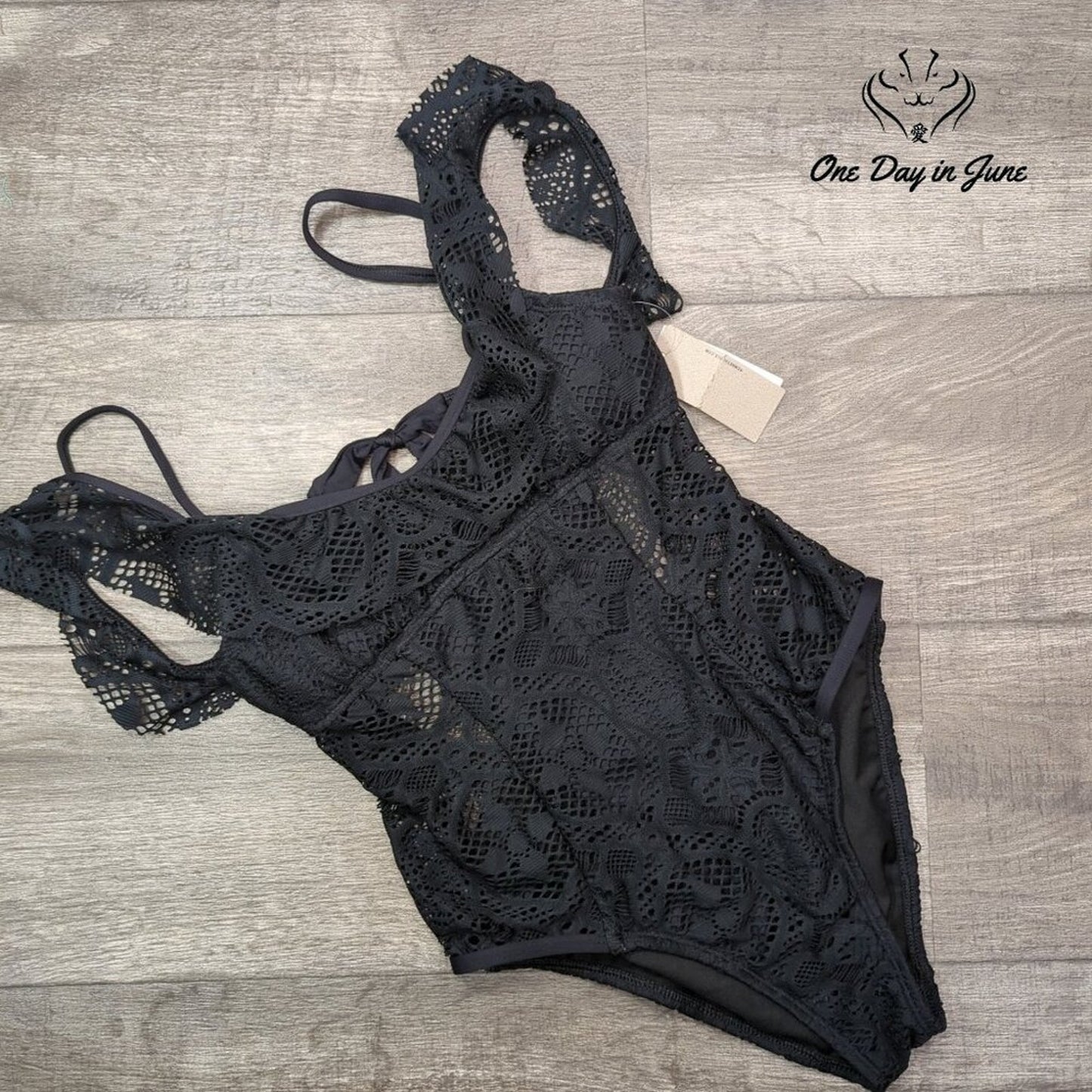 Kenneth Cole Reaction One Piece Swimsuit Lace Crochet Cutout NWT $106 Size S