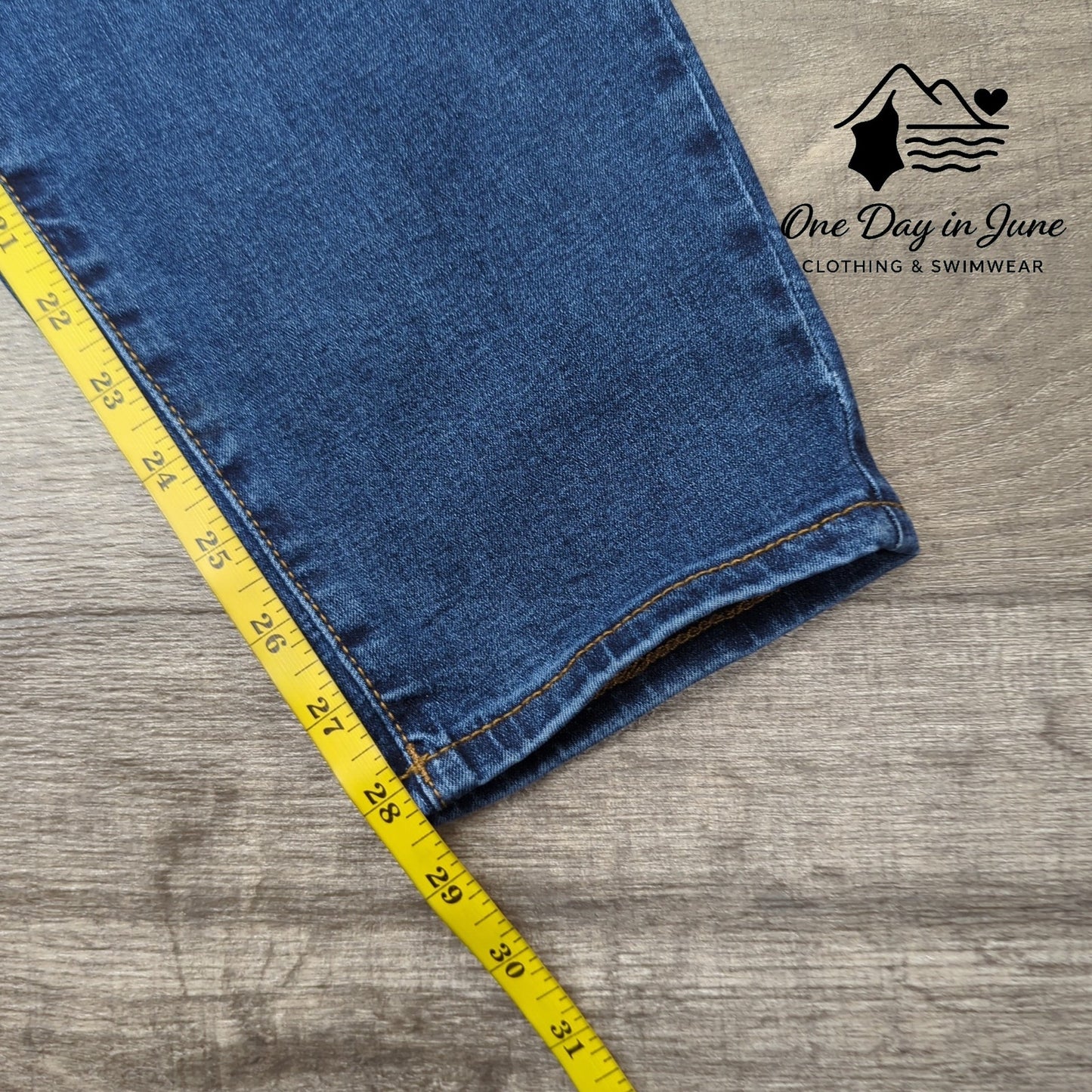 Wonderly Plus Size Mid Rise Skinny Jeans Size 22W