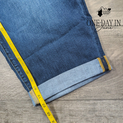 Lane Bryant Boyfriend Capri Jeans Mid Rise Petite Medium Wash NWT Size 18P
