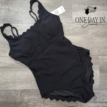 Charmo Scallop Edge Ribbed One Piece Swimsuit Size M