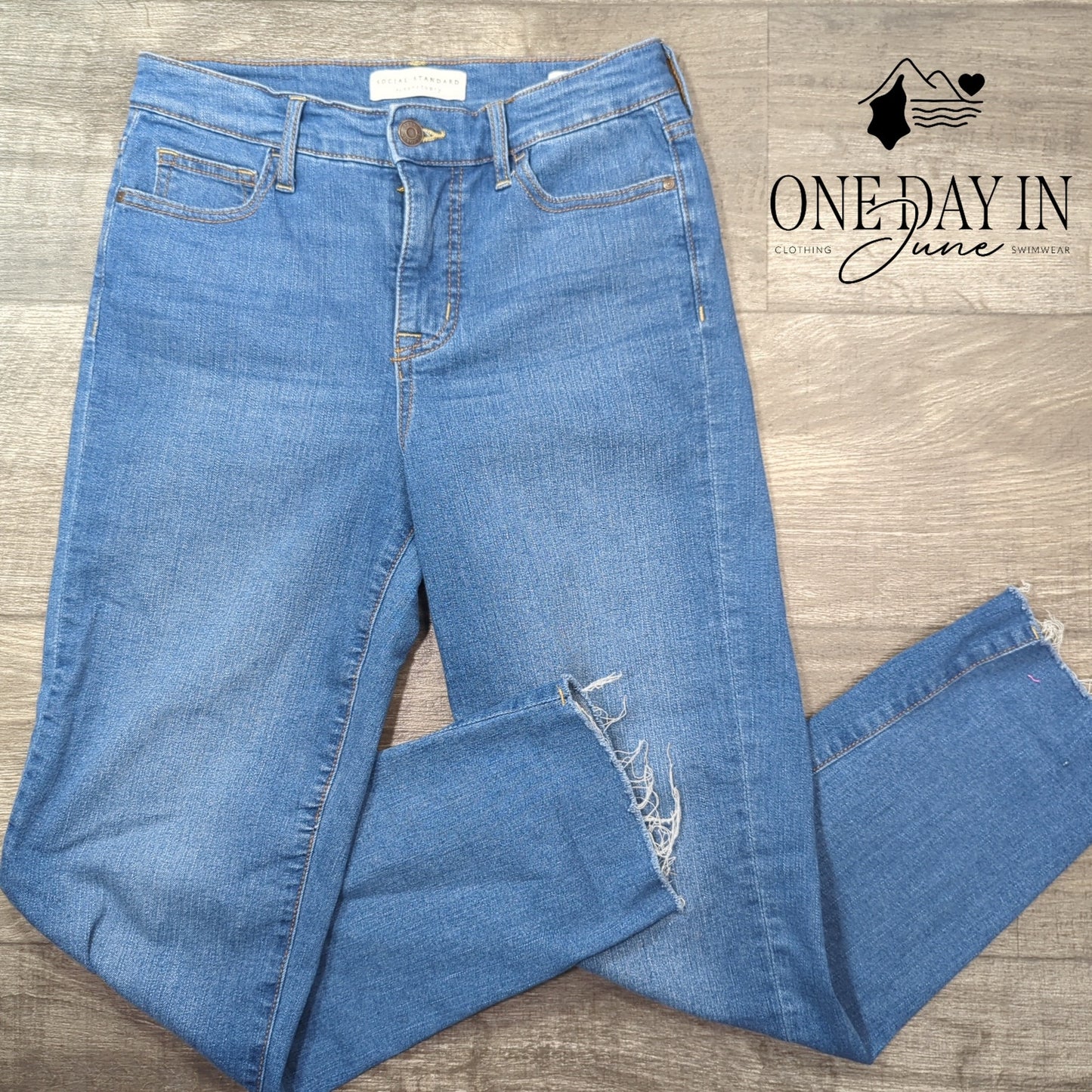 Social Standard Slim Straight Jeans Size 2