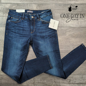 DL1961 Emma Low Rise Skinny Jeans Dark Wash 29" Inseam NWT Size 4 (27)