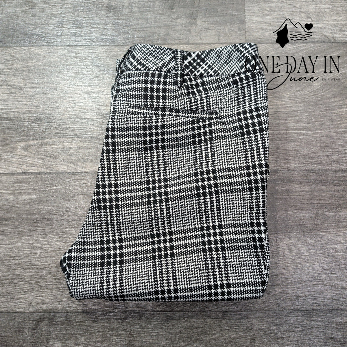 New York & Company Plaid Straight Leg Dress Pants Black White NWT Size 8