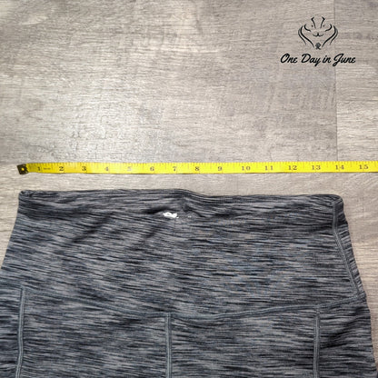 Iuga Capri Yoga Pants Size L
