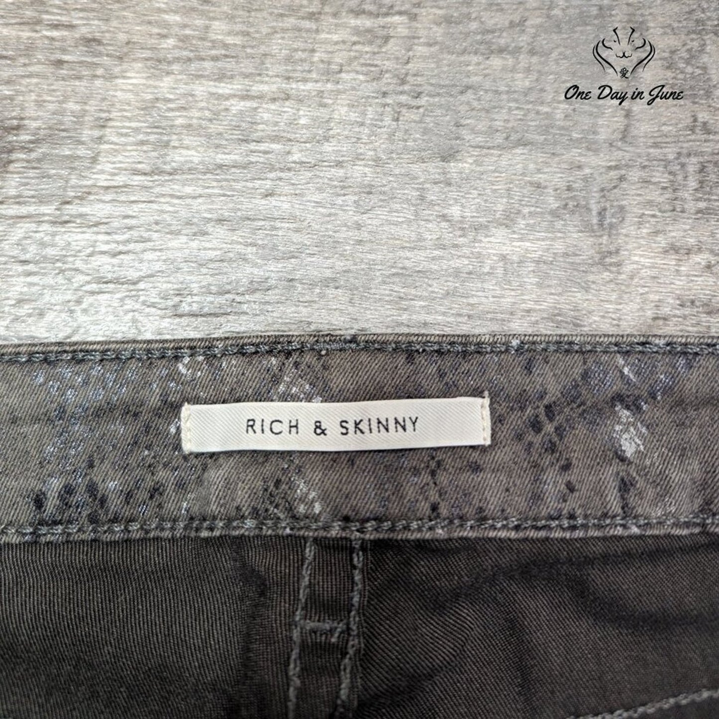 Rich & Skinny Snake Skin Jeans Size 26 (2)