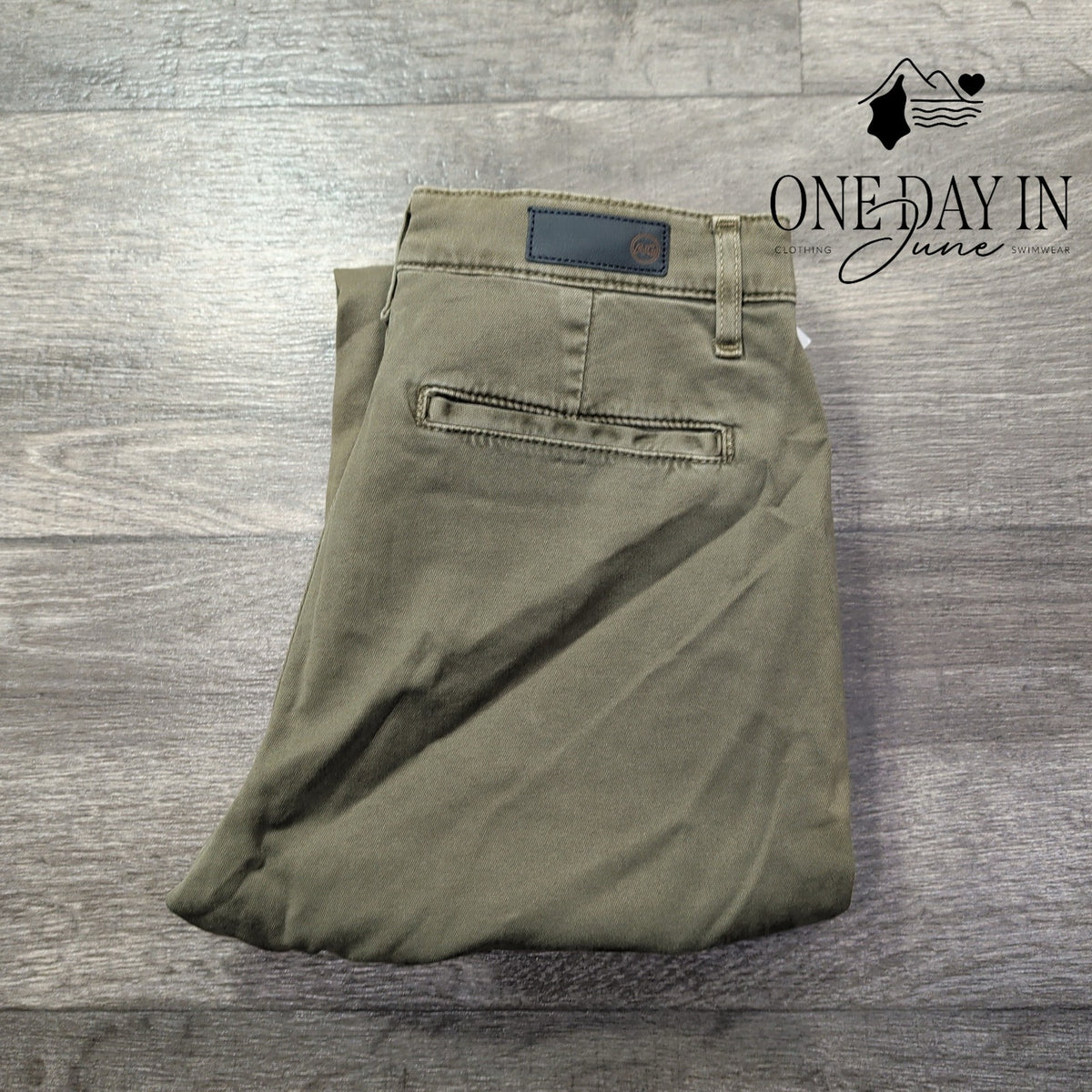 AG Adriano Goldschmied The Caden Tailored Trouser Pants Olive Green NWT Size 4
