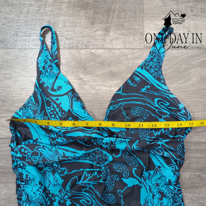 Smismivo Twist Front One Piece Swimsuit Size L
