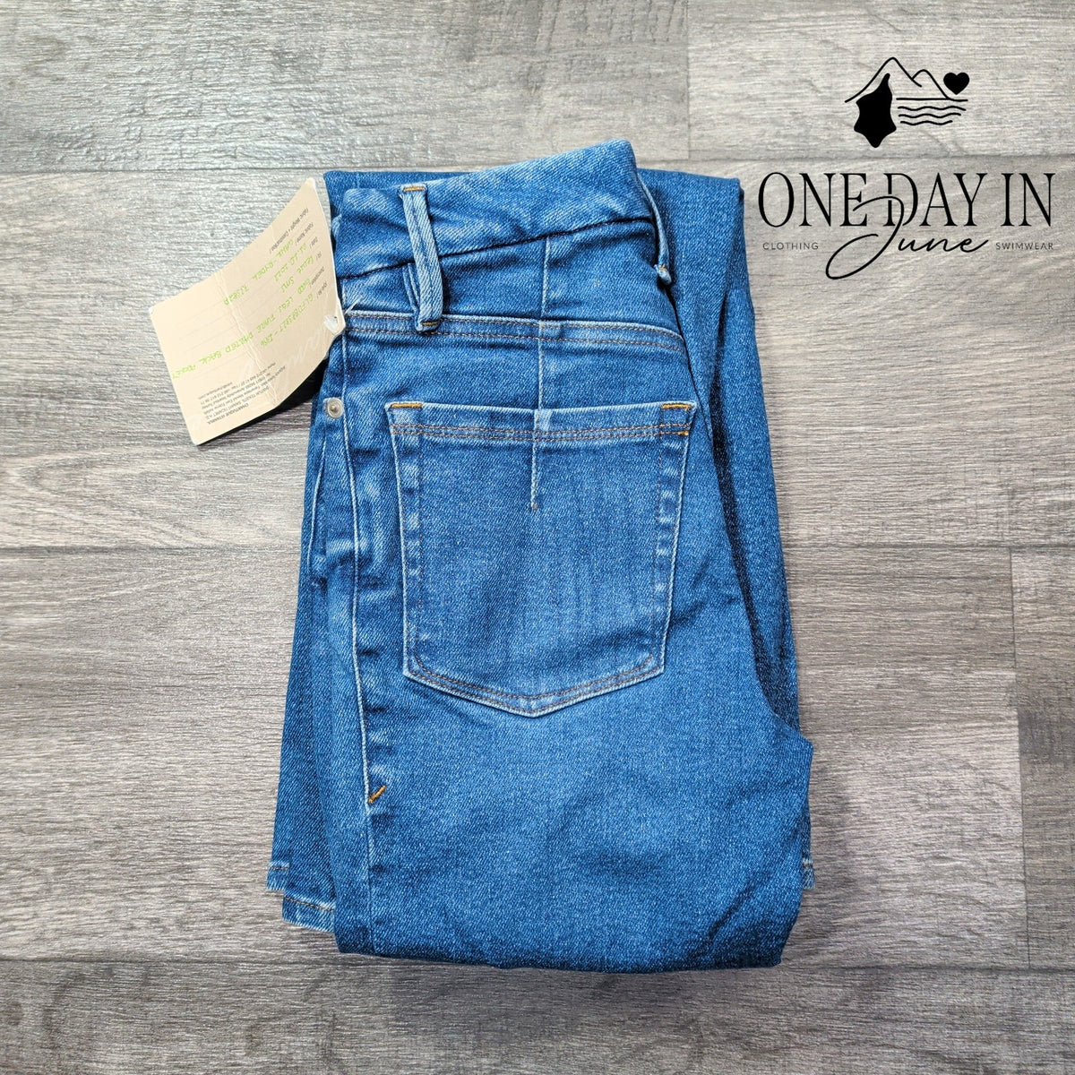 Good American Good Legs Flare Jeans Medium Wash Blue NWT Size 00 (24)