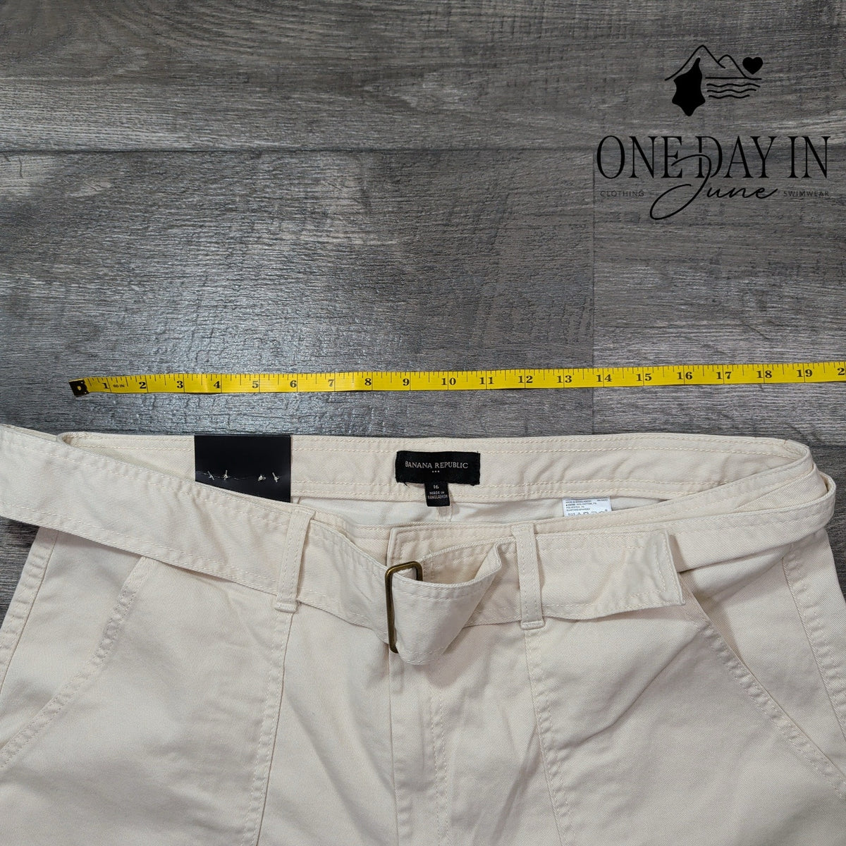 Banana Republic Belted Cropped Cargo Pants Ivory Cream NWT Size 16