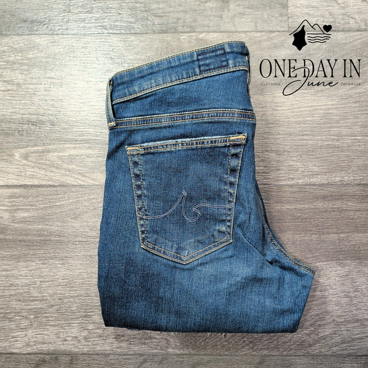 AG Adriano Goldschmied The Legging Ankle Jeans Distressed Blue NWT Size 4 (27)
