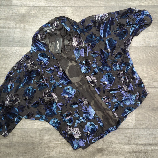 Forever 21 Short Sleeve Shrug Size M