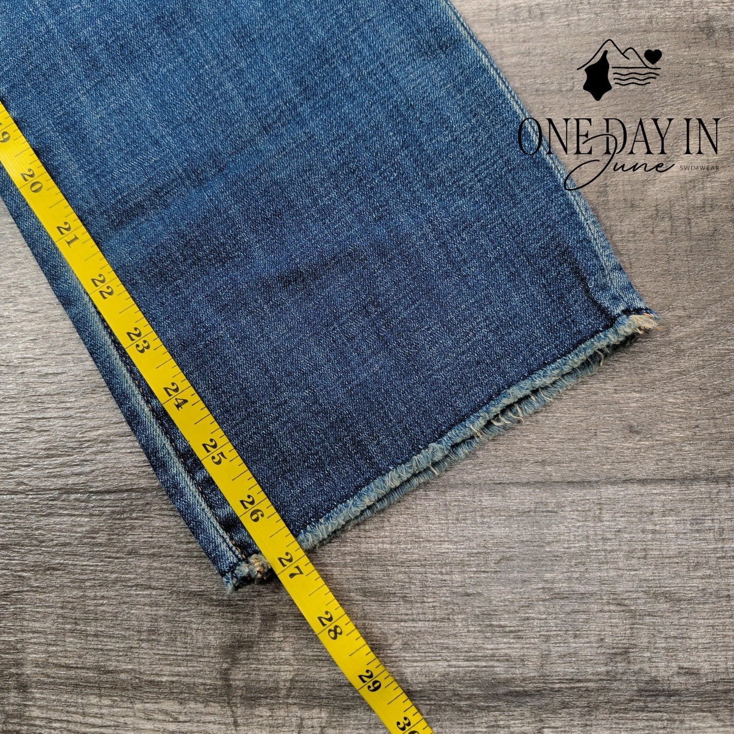 Chico's Girlfriend Kick Flare Jeans Size Chico's 00 (2)