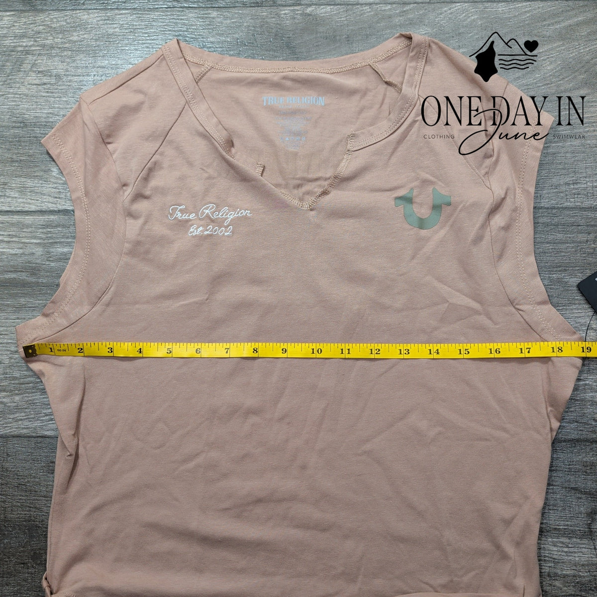 True Religion Horseshoe V Notch Tee Stucco Pink NWT $62 Size L