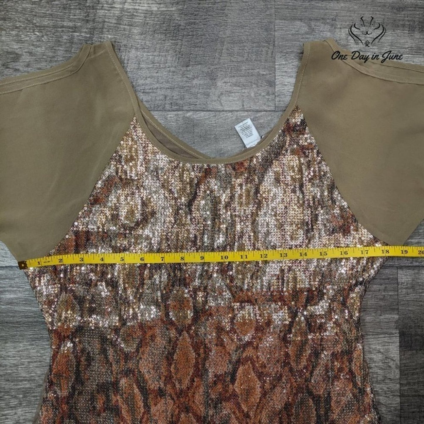 Cache Sequin Snakeskin Short Sleeve Top Size XS