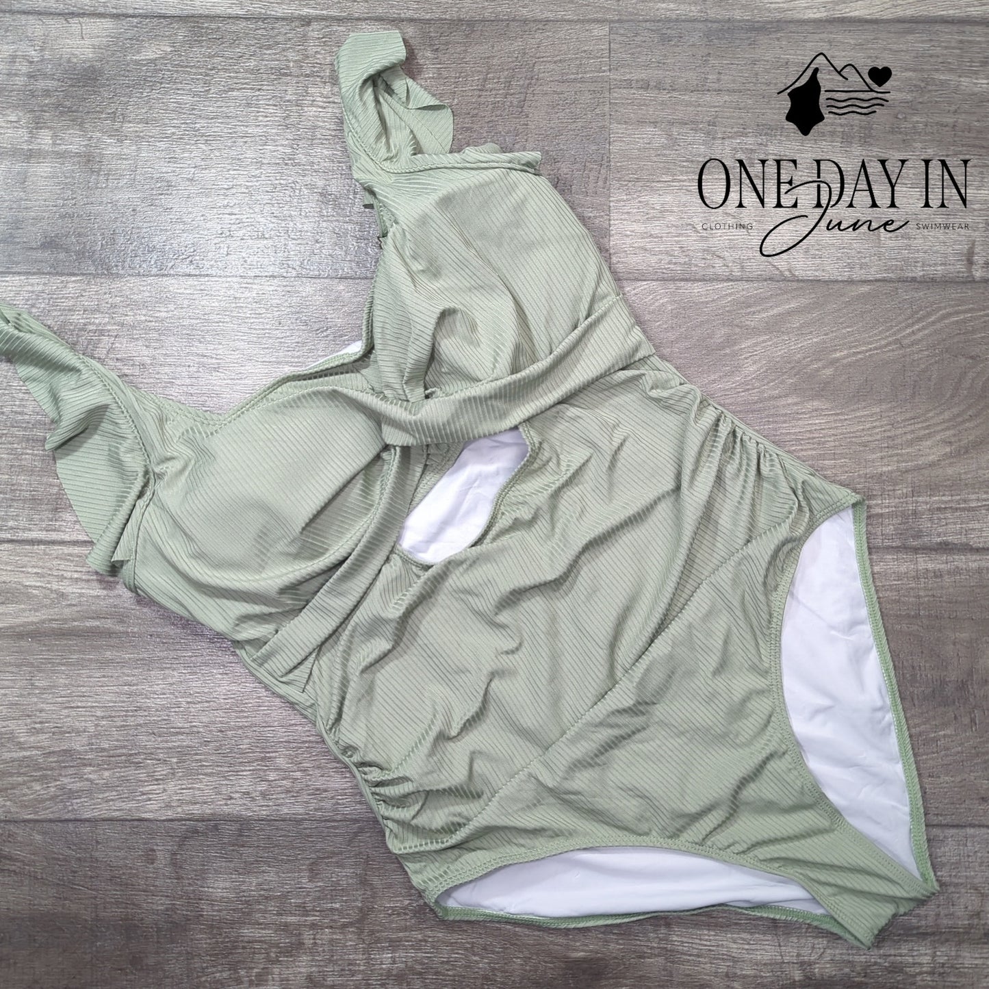 Charmo Ribbed Ruffle Shoulder Keyhole One Piece Swimsuit Size 2XL