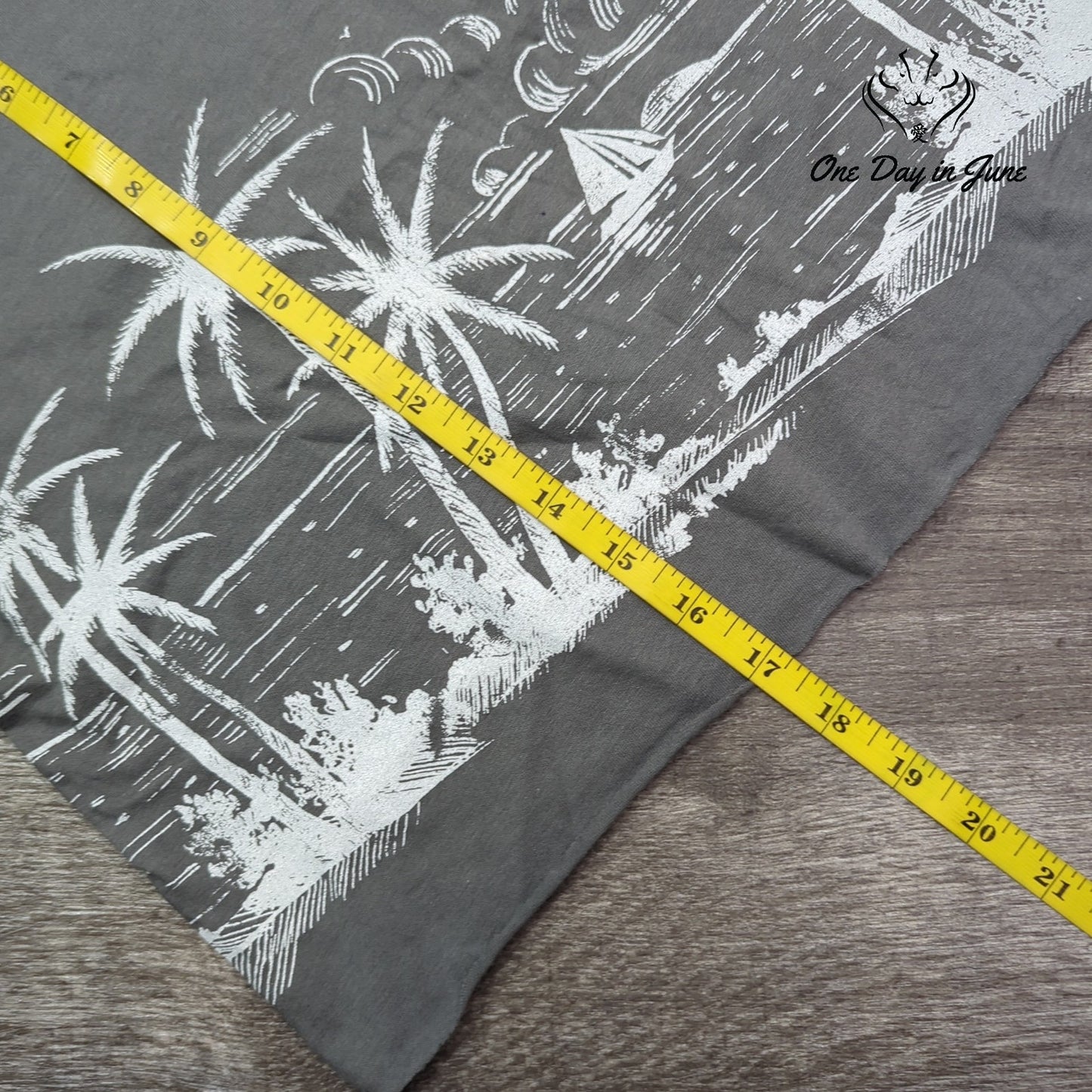 Flirtitude Crop Short Sleeve Tee Shirt Size S