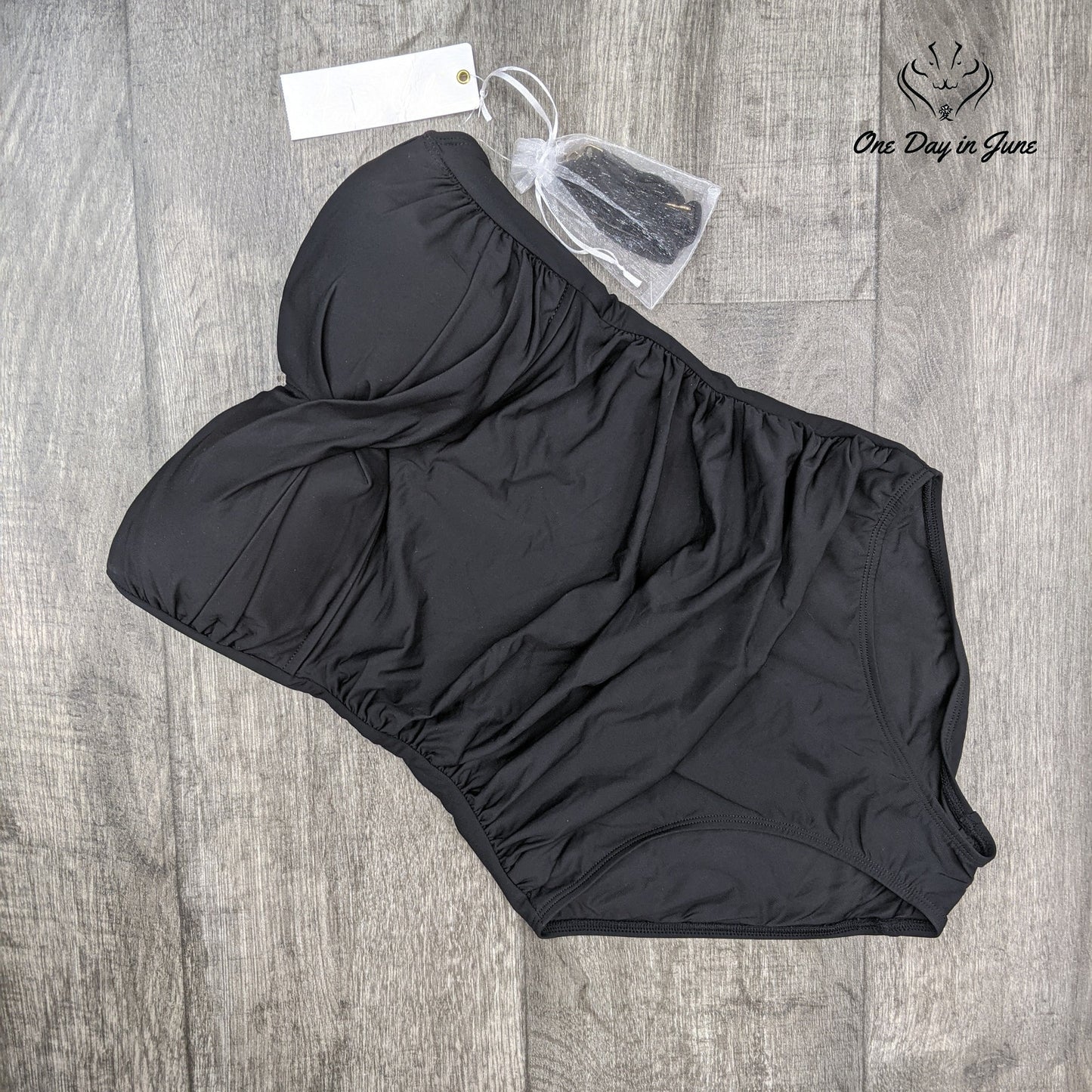 Anne Cole Twist Front One Piece Swimsuit Size 6
