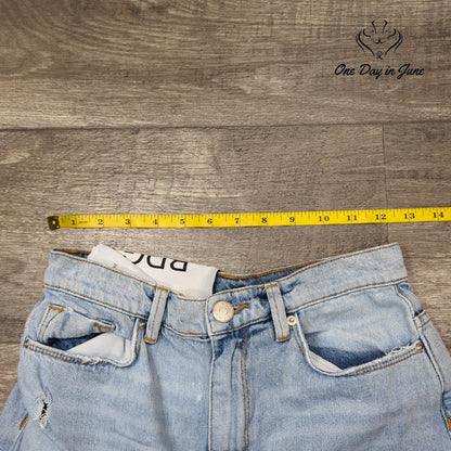 BDG Urban Outfitters Distressed Ripped Jeans Light Wash NWT Size 26 (2)