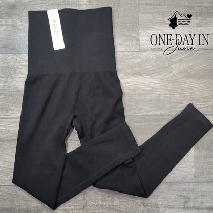 Yelete High Waist Black Stretch Seamless Leggings NWT Size OS
