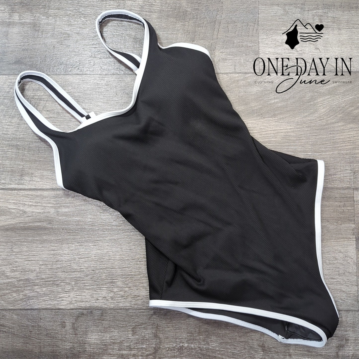 Blooming Jelly Ribbed One Piece Swimsuit Size M