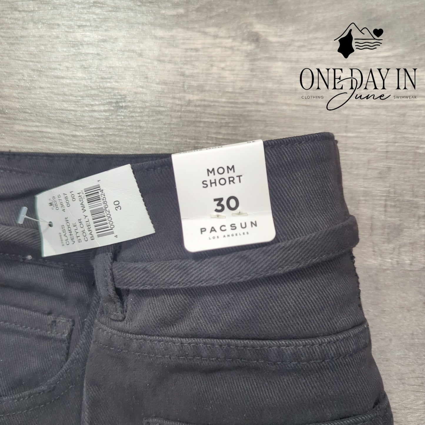 Pacsun Denim Mom Shorts Size 10 (30)