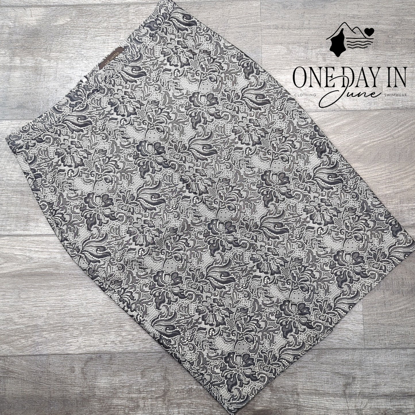 The Limited Pencil Skirt Size 6