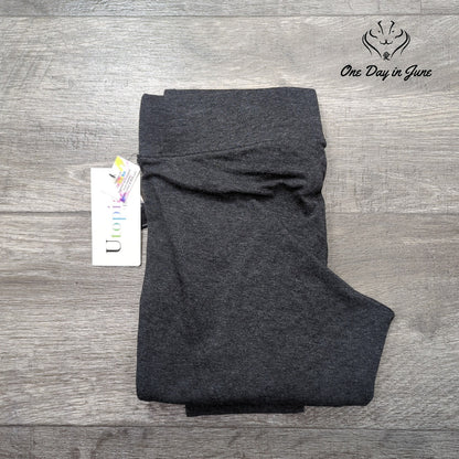 Utopia by Hue Slit Hem Leggings Size S