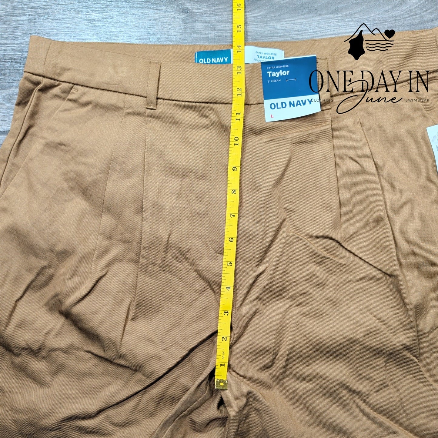 Old Navy Taylor Extra High Rise Adjustable Waist Shorts Size L