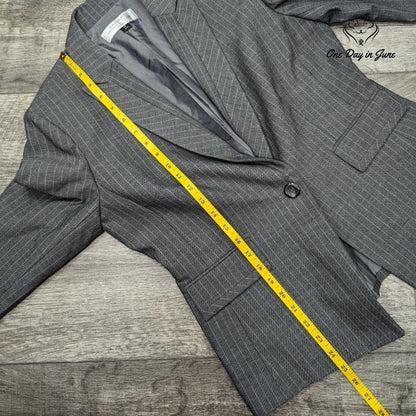 Tahari Petite Pin Stripe One Button Blazer Size 6P