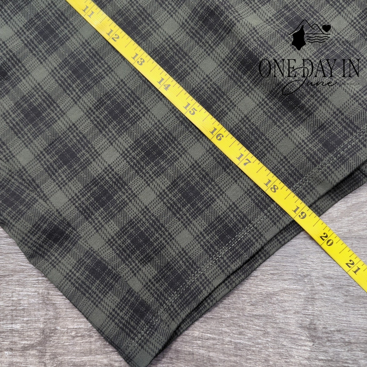 Liverpool Company Plaid Pencil Skirt Olive Black Zip Pockets Size 6
