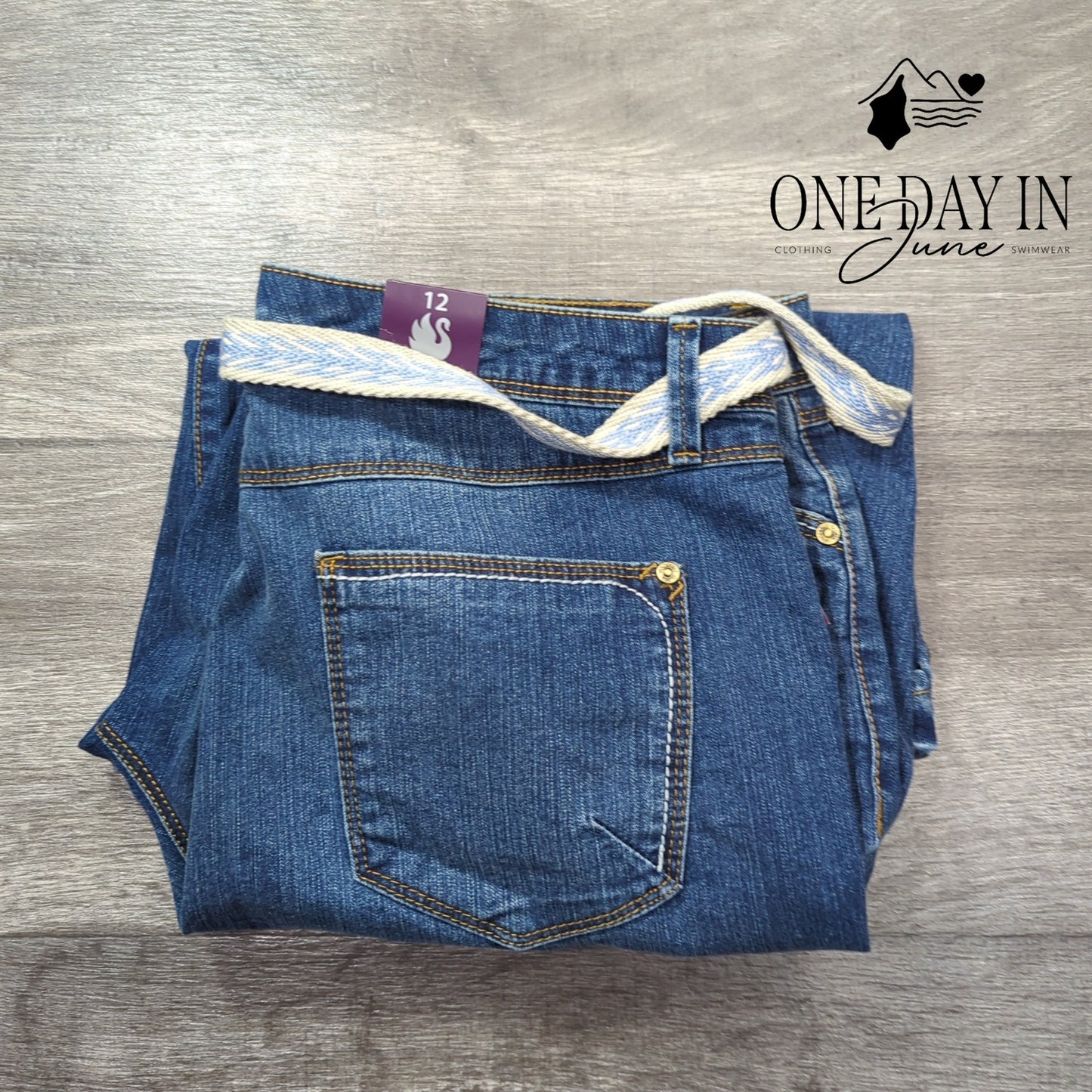 Gloria Vanderbilt Belted Skimmer Jeans Size 12