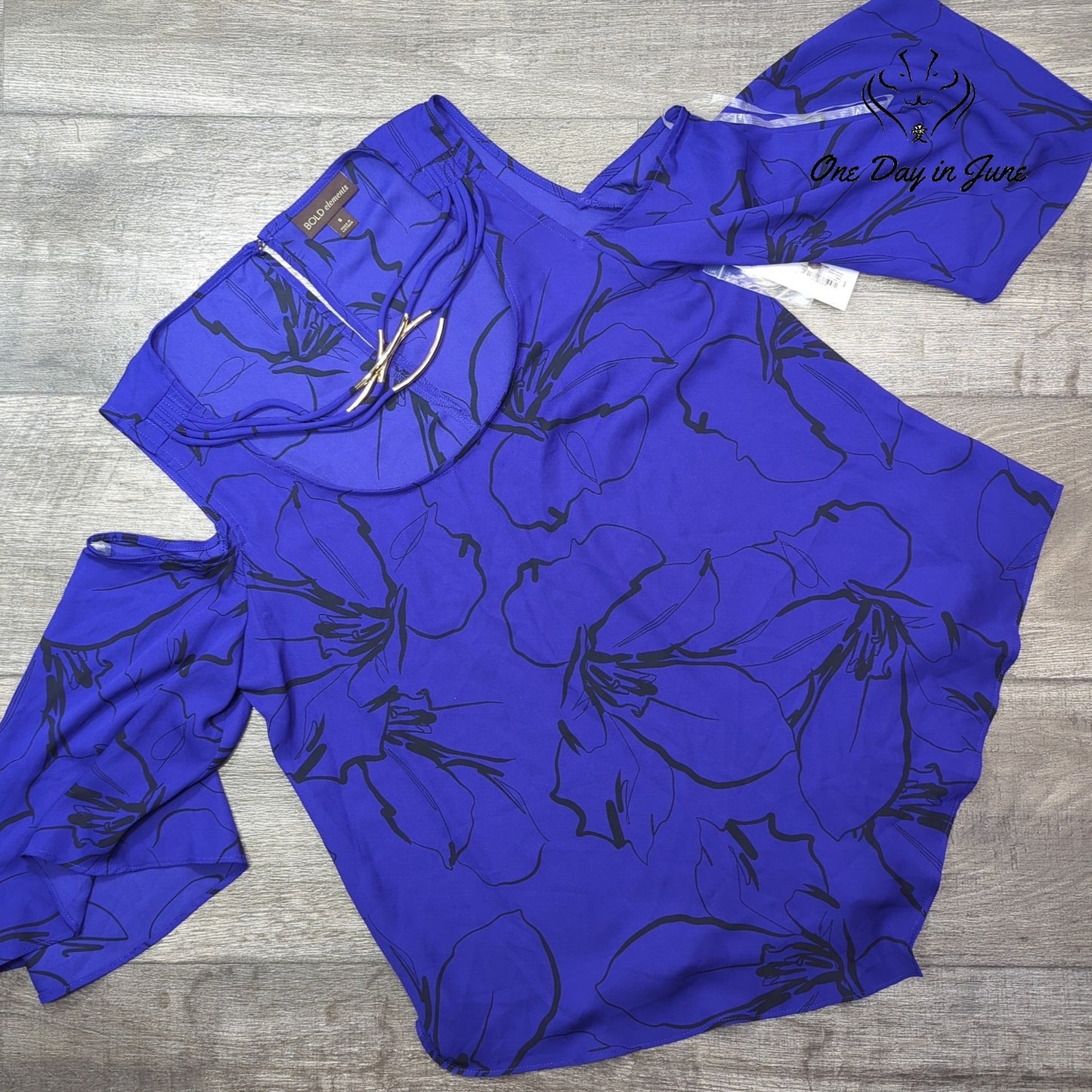 Bold Elements Cold Shoulder Top Size S