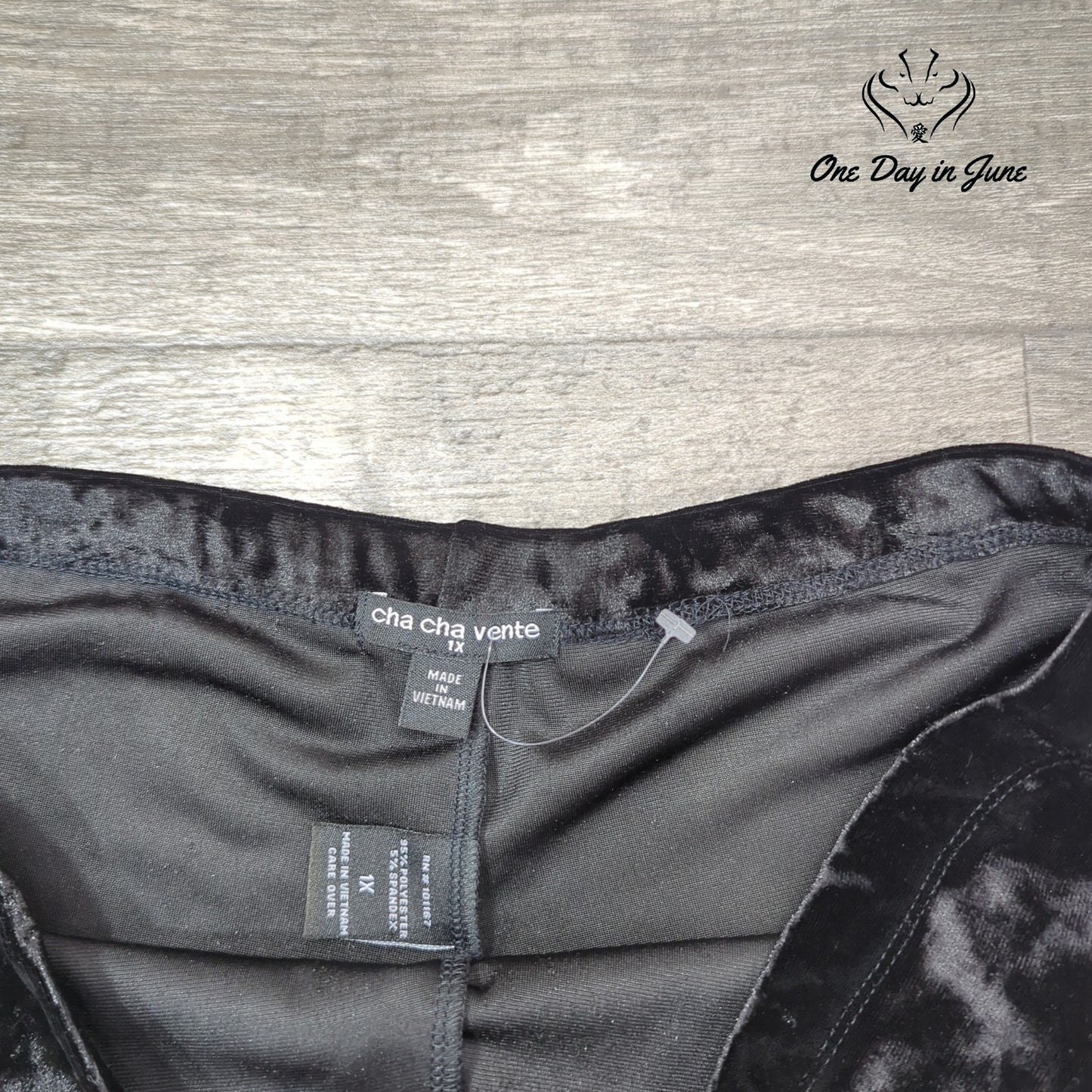 Cha Cha Vente Velour Pull On Ankle Pants Size 1X