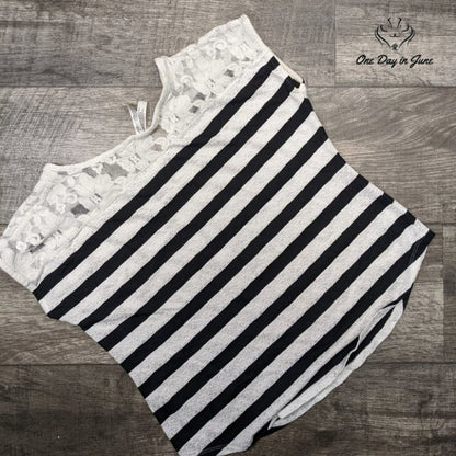 Bobbie Brooks Women's Lace Accent Short Sleeve Striped Top Size M