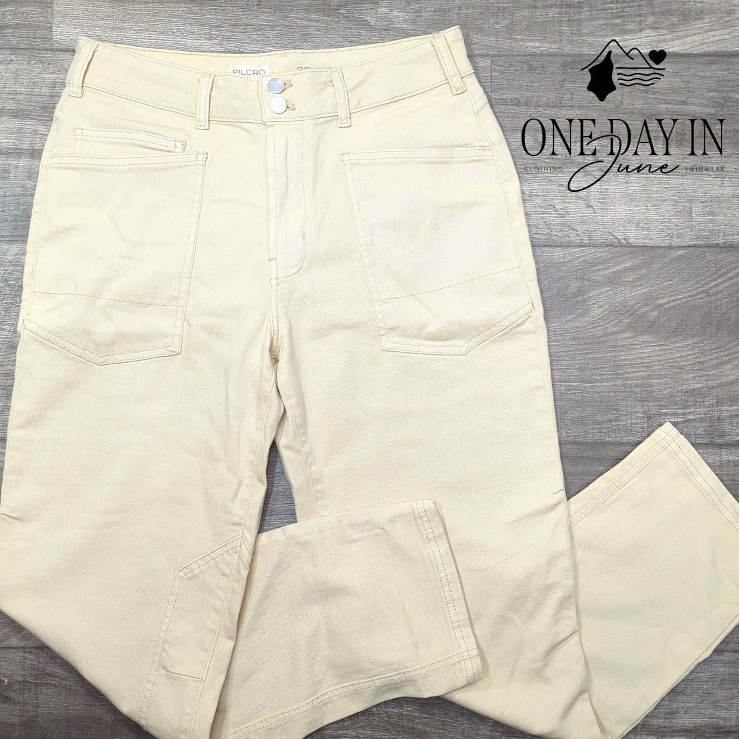 Pilcro Straight Leg Jeans Size 30 (10)
