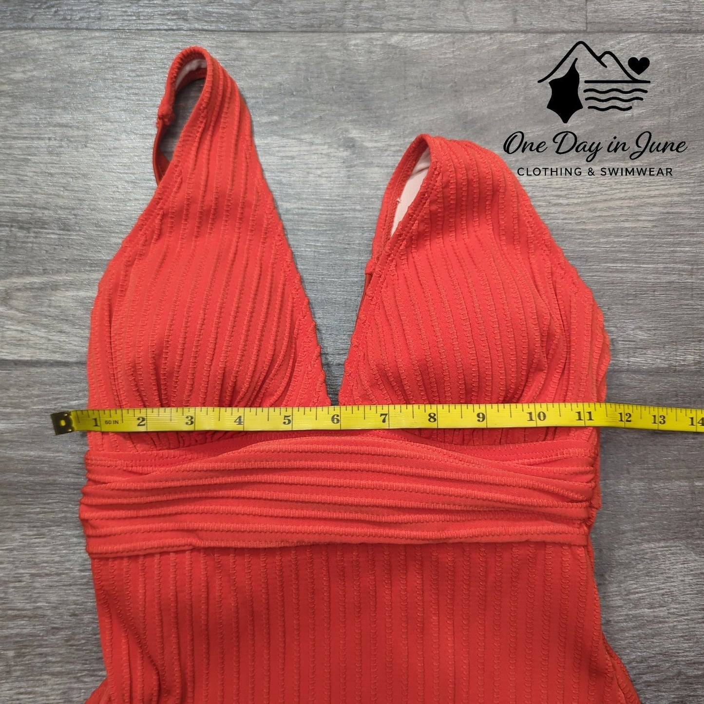 Cupshe Textured Twist Back One Piece Swimsuit Size S