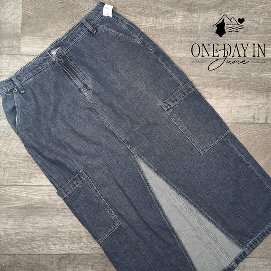 Old Navy Drapey Denim Mid Rise Skirt Size 10