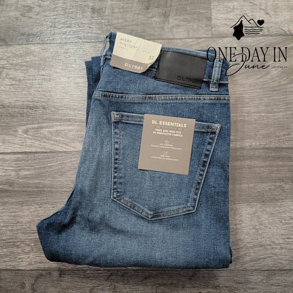 DL1961 Avery Modern Straight Jeans Size 32X32