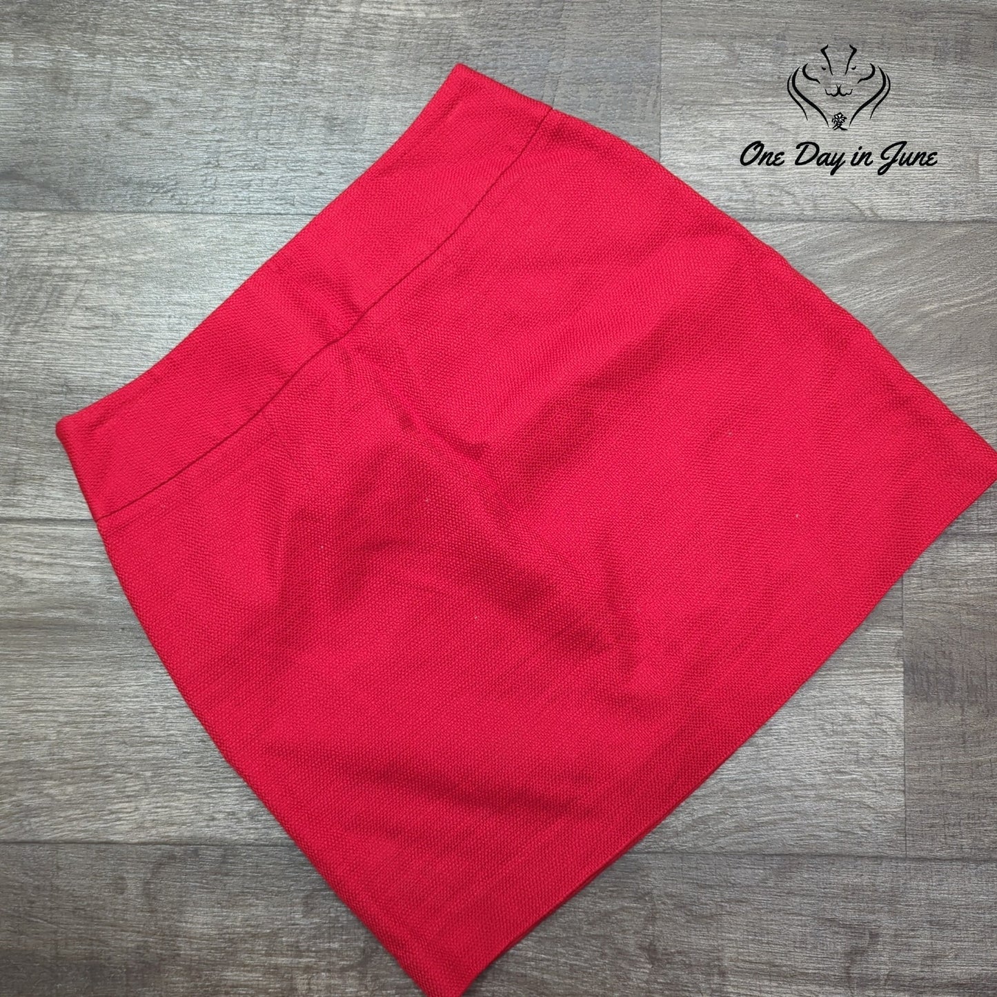 Loft Textured 2 Pocket Mini Skirt Size 2
