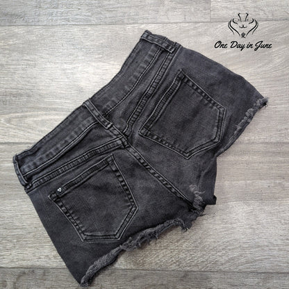 Black Heart Juniors Embroidered Low Rise Shorts Size 1