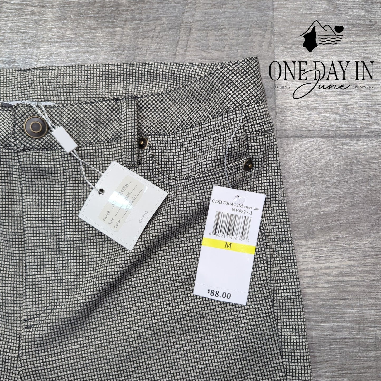 Cupio Missy Straight Leg Pants Size M