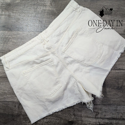 Good American Cut Off Denim Shorts Cloud White Frayed Hem NWT Size 16