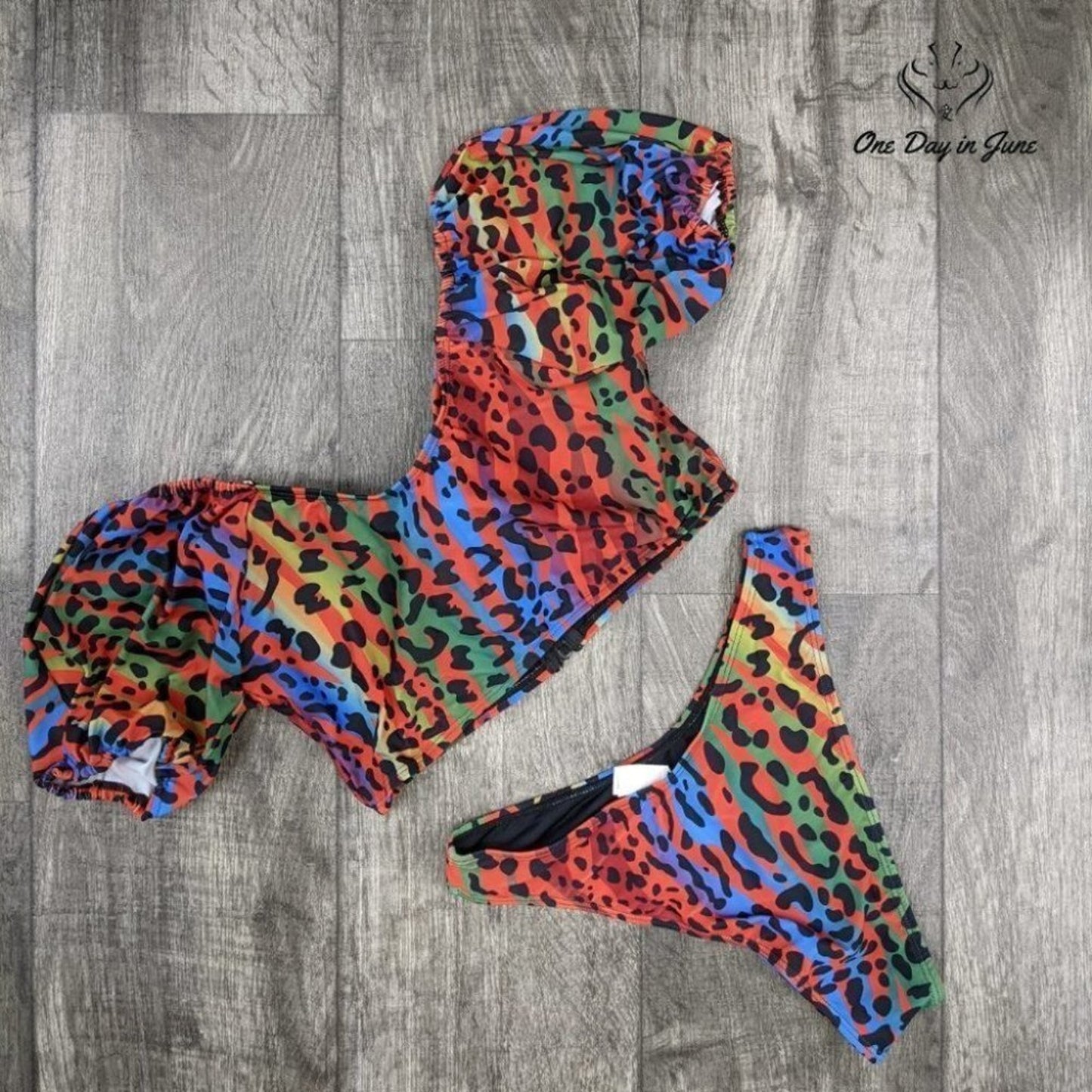 Peddney High Cut Zip Front Bikini Swimsuit Size M