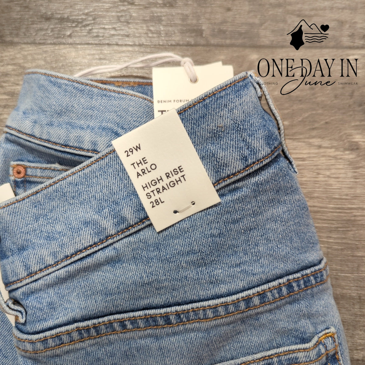 Aritzia Denim Forum The Arlo High Rise Straight Jeans Bleu Taboo 29 NWT Size 28L