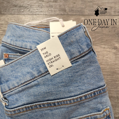 Aritzia Denim Forum The Arlo High Rise Straight Jeans Bleu Taboo 29 NWT Size 28L