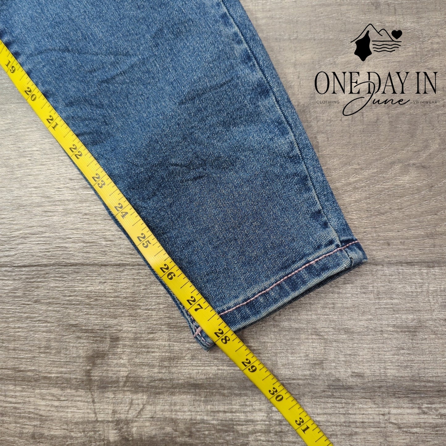 True Religion Jennie Curvy Mid Rise Super Skinny Jeans Size 28 (6)