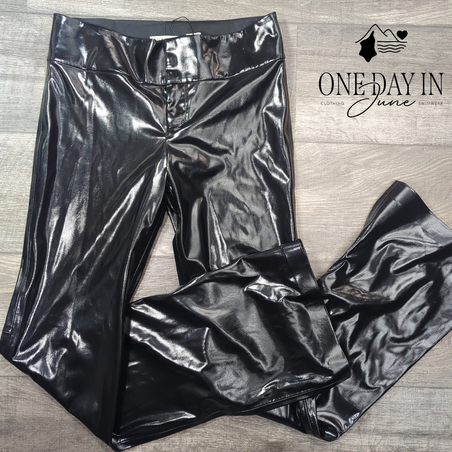 Alice + Olivia Faux Leather Bootcut Pants Black High Gloss NWT Size 8