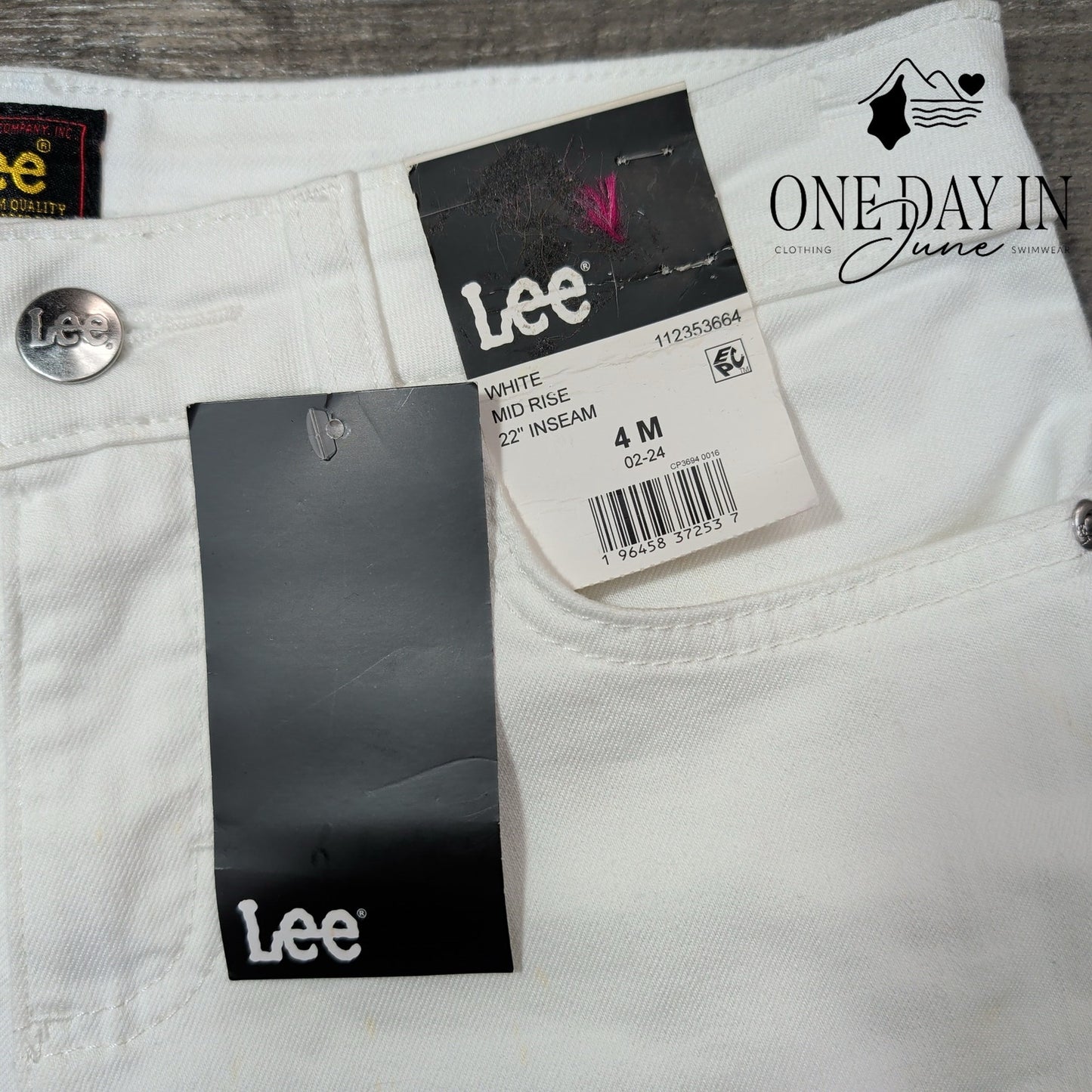 Lee Mid Rise Crop Jeans Size 4
