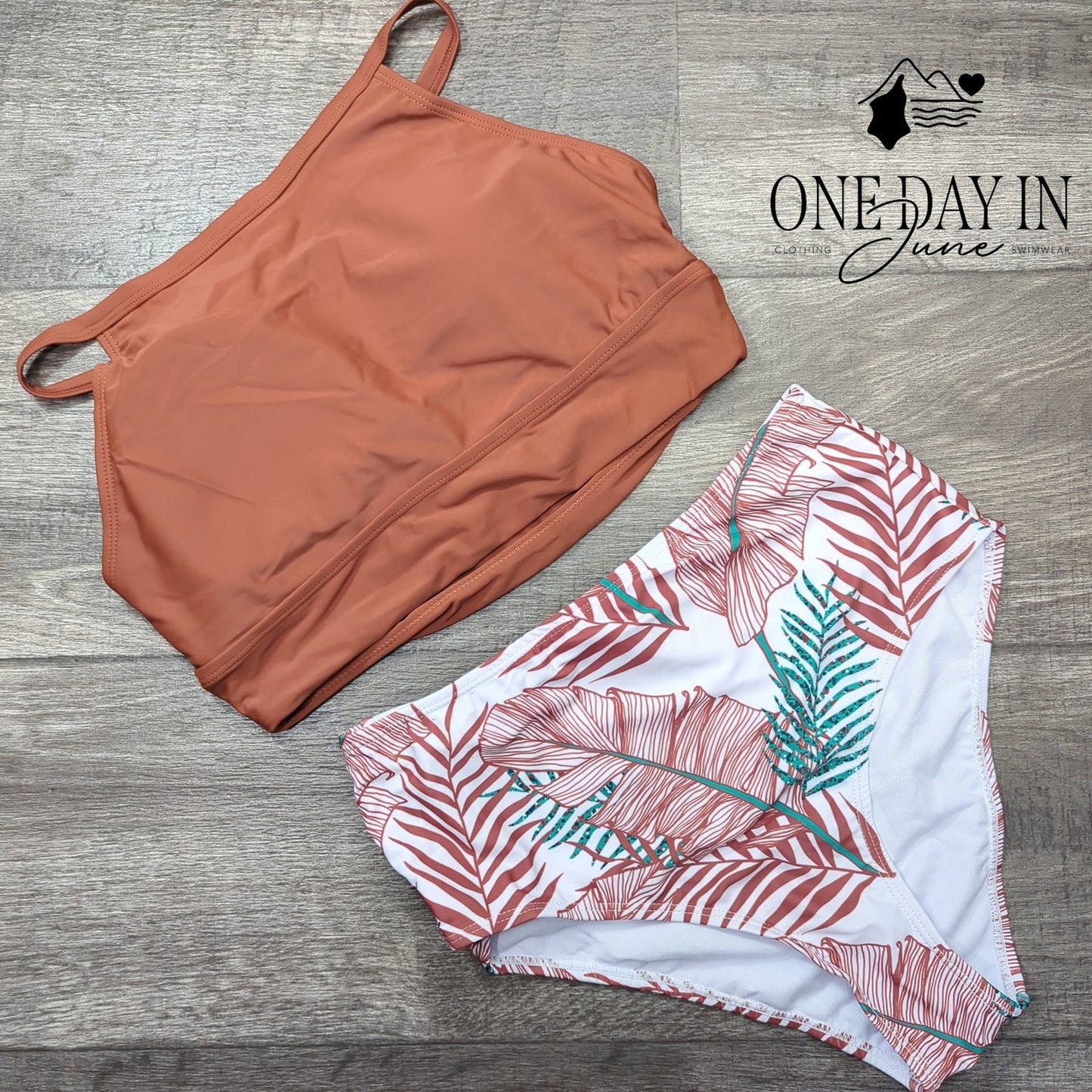 CharmLeaks High Neck Bikini Swimsuit Size M